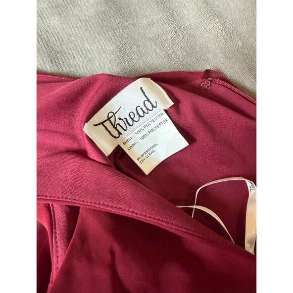 NWT THREAD Bridesmaid Ines Chiffon Sleeveless Gown
Burgundy Dessy Size 12 R - Picture 10 of 12